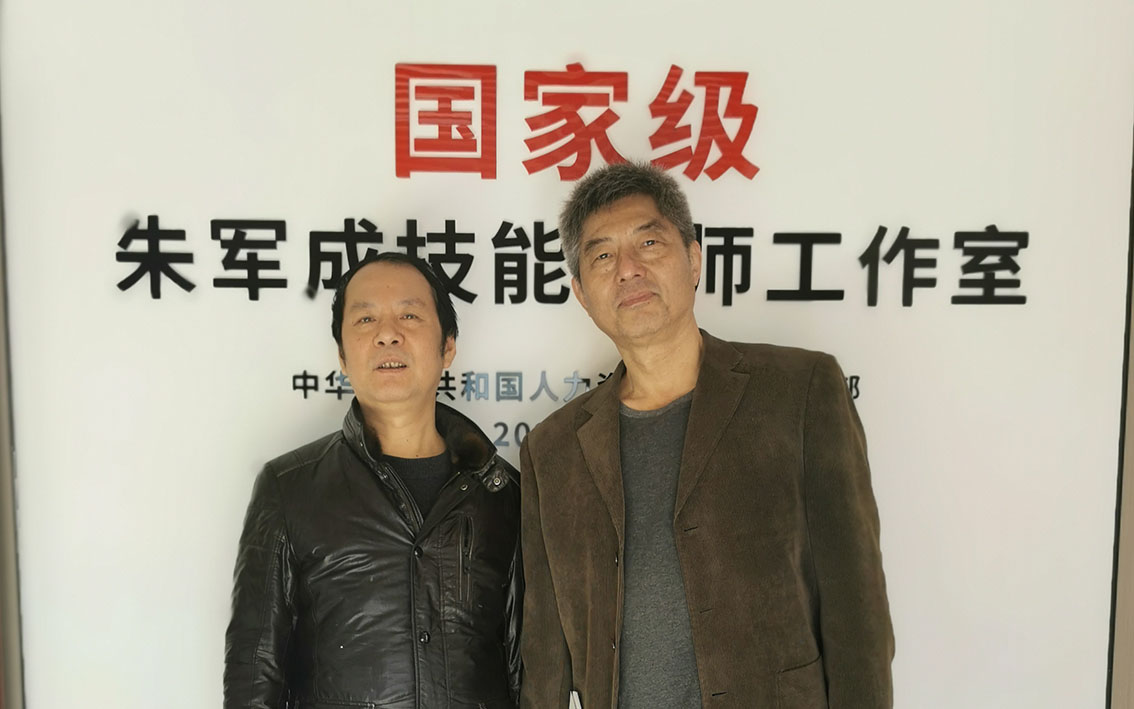体育与刺绣的跨界对话，马跃南一行到访朱军成乱针绣工作室