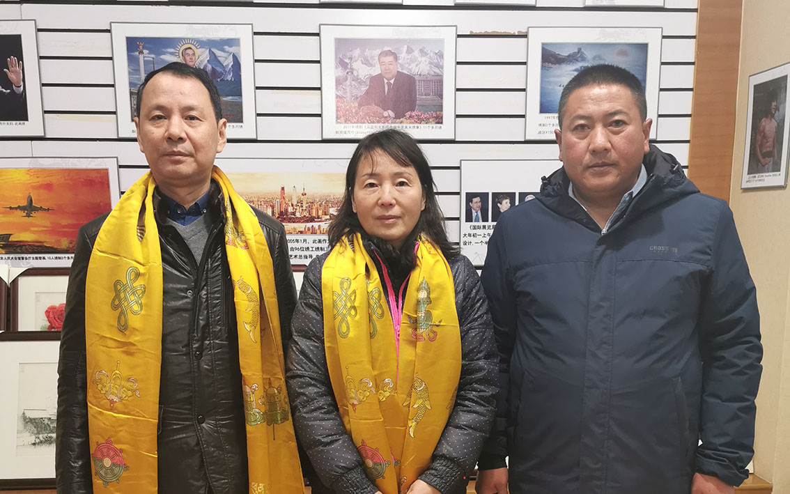 感恩援教情谊深，共商刺绣新篇，青海贵南职校来访礼好绣院朱军成工作室