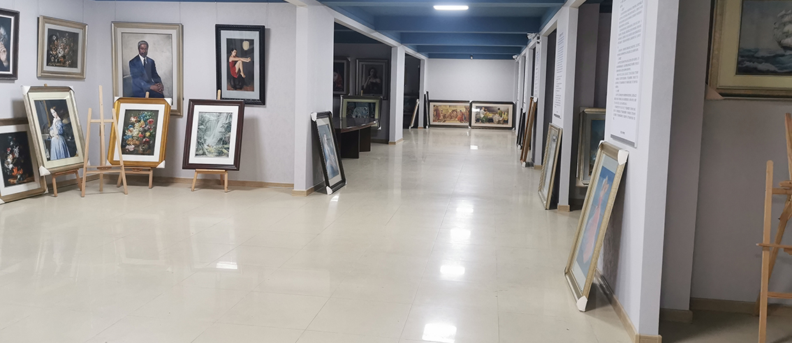 扬州市礼好一然绣研究院博物馆展厅.jpg