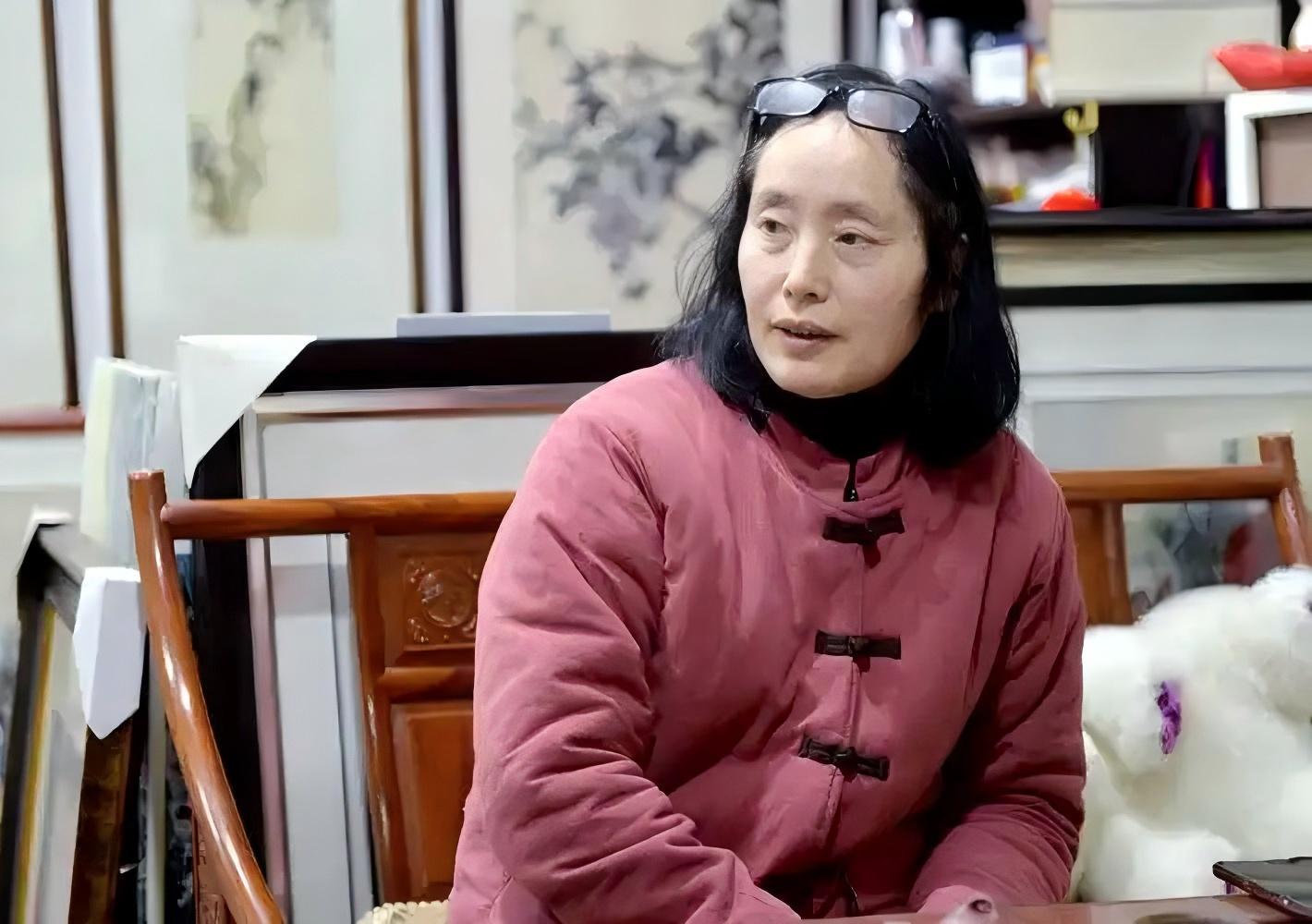 扬州市礼好一然绣研究院朱军成名师工作室导师卫芳